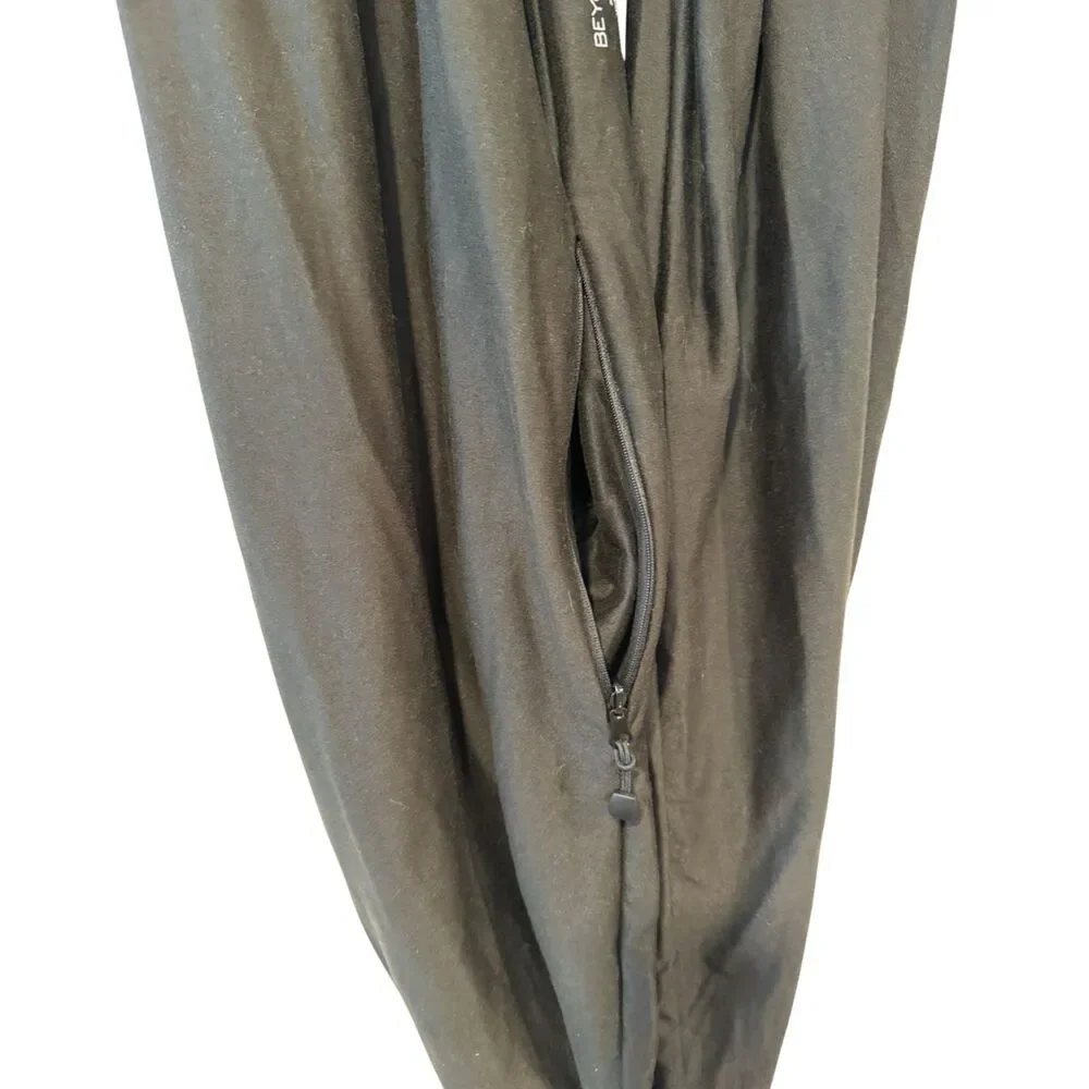 Beyond Yoga Black Hidden Pocket Infinity Scarf Gorp